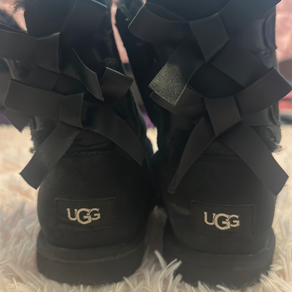 Black ugg boots
